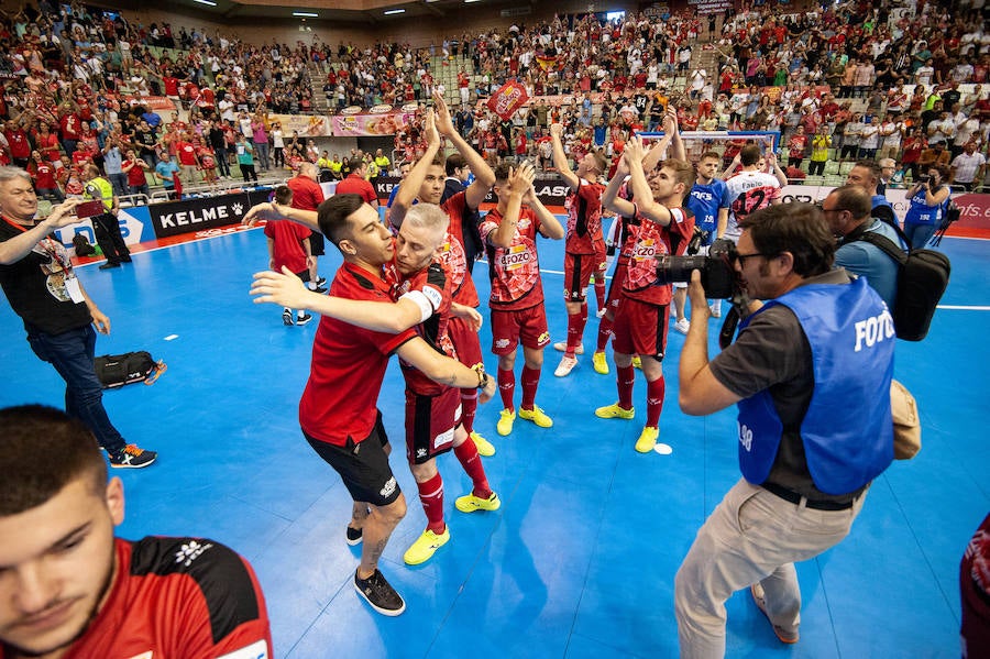 Los de Giustozzi remontaron una desventaja de dos goles para ganar en la tanda tras empatar a 3; serán campeones si ganan el lunes en el Palacio