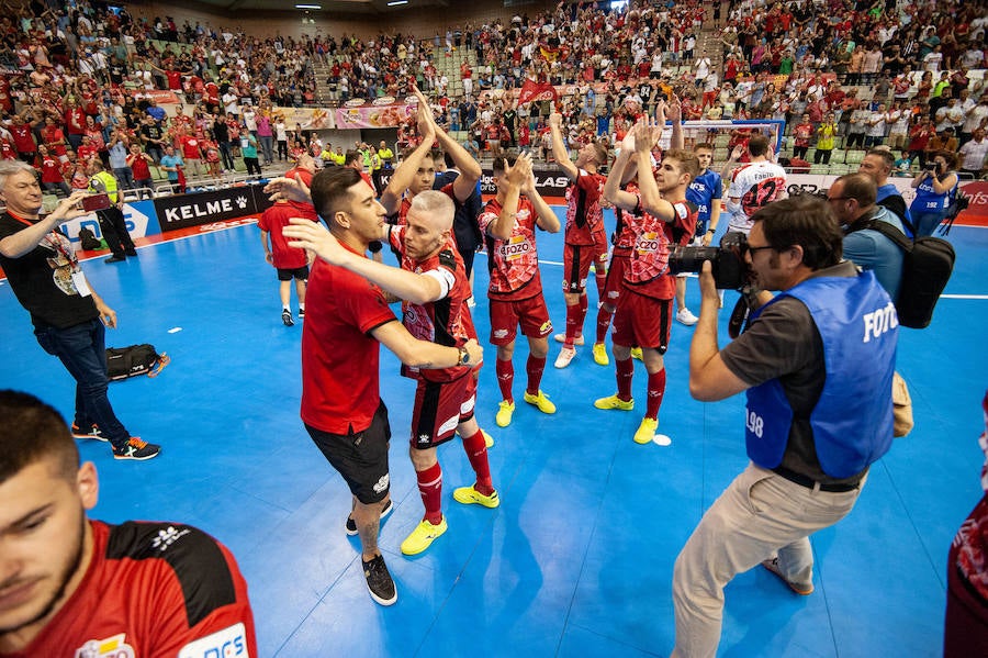 Los de Giustozzi remontaron una desventaja de dos goles para ganar en la tanda tras empatar a 3; serán campeones si ganan el lunes en el Palacio