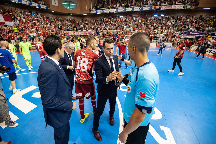 Los de Giustozzi remontaron una desventaja de dos goles para ganar en la tanda tras empatar a 3; serán campeones si ganan el lunes en el Palacio