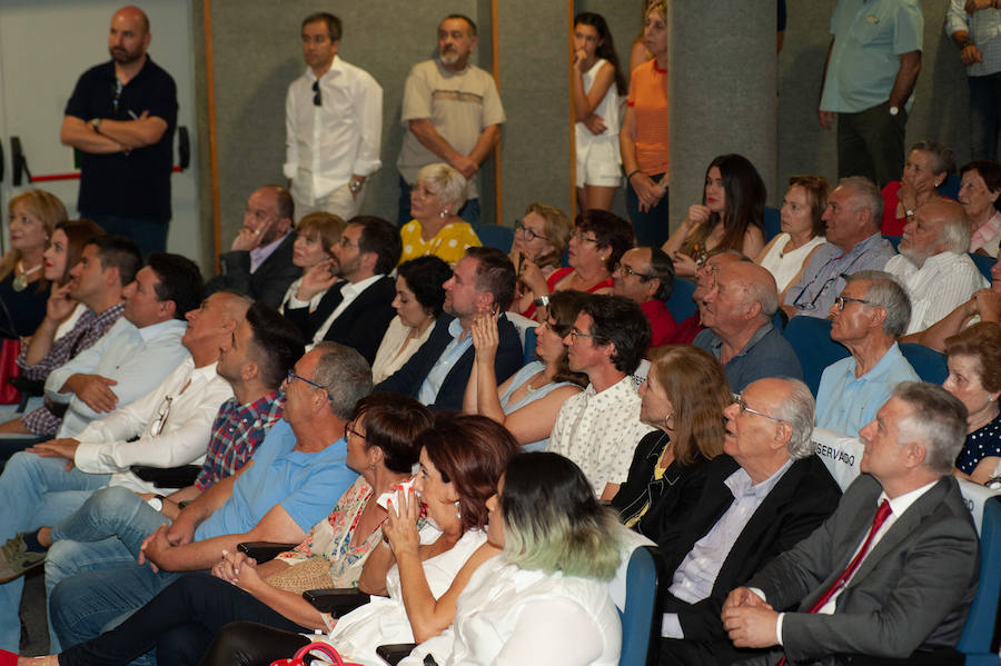 Vela gobernará el municipio con una mayoría absoluta de 11 concejales, los 9 concejales del grupo socialista y los dos ediles de Ciudadanos