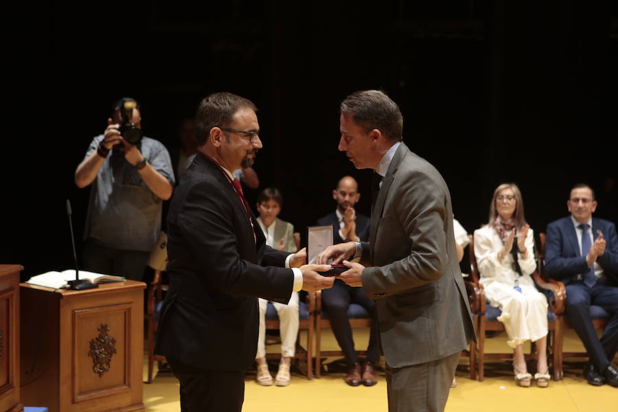 Lorca pasa a manos del PSOE con los votos de IU y Cs después de que el socialista Diego José Mateos arrebatara la alcaldía a Fulgencio Gil y diera cabida en el gobierno municipal al edil de la formación naranja como primer teniente de alcalde