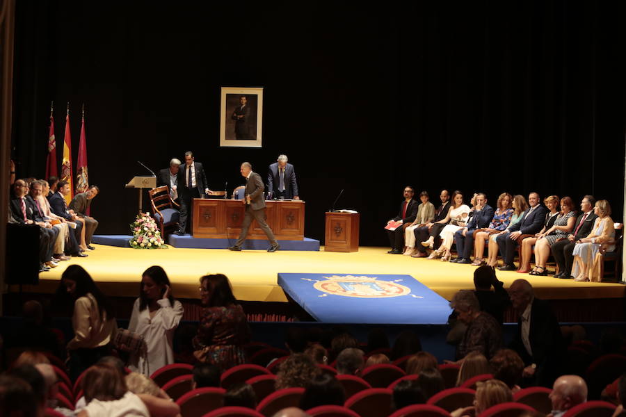 Lorca pasa a manos del PSOE con los votos de IU y Cs después de que el socialista Diego José Mateos arrebatara la alcaldía a Fulgencio Gil y diera cabida en el gobierno municipal al edil de la formación naranja como primer teniente de alcalde