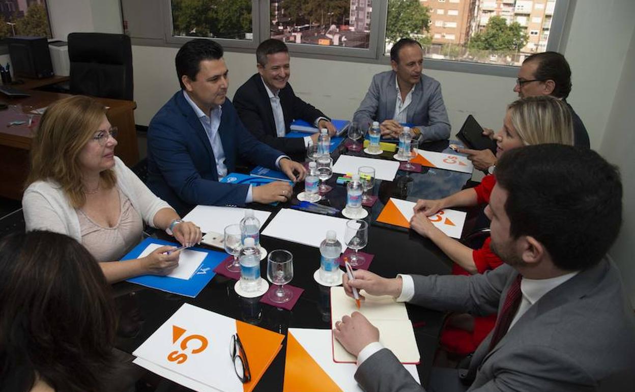 Acuerdo «programático» entre PP y Ciudadanos para el Gobierno de la Región de Murcia