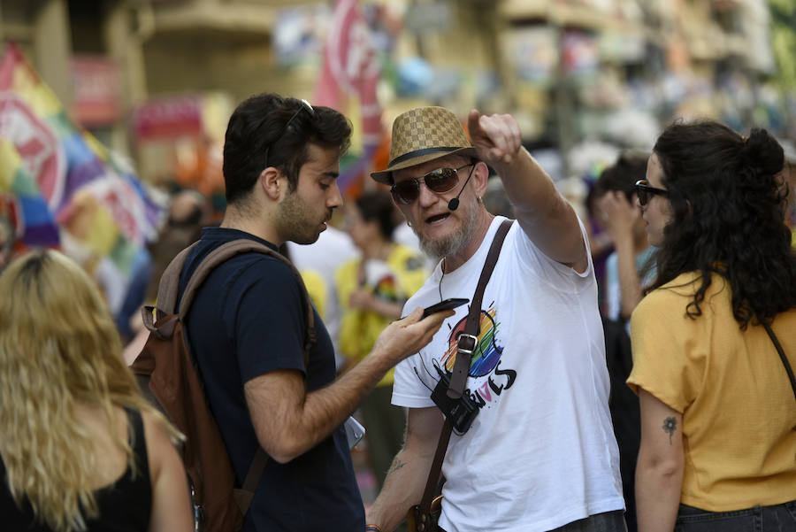El centro la capital vuelve a teñirse de color para visibilizar las reivindicaciones del colectivo LGTBI+