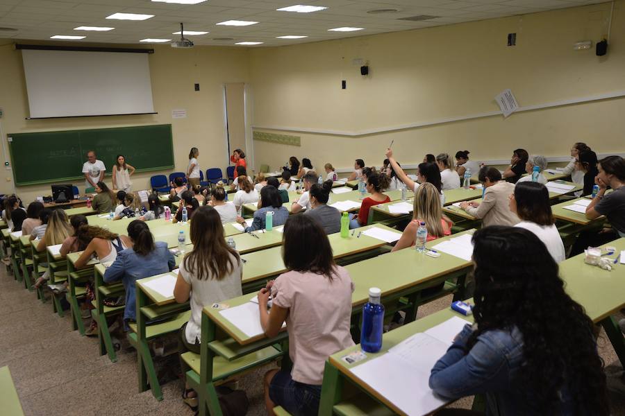 Casi un 90% de los admitidos concurren finalmente al primer examen, llevado a cabo en 19 sedes. La entrada se desarrolló con normalidad, aunque con algunas pequeñas incidencias fruto de los nervios