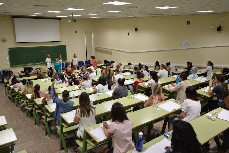 Casi un 90% de los admitidos concurren finalmente al primer examen, llevado a cabo en 19 sedes. La entrada se desarrolló con normalidad, aunque con algunas pequeñas incidencias fruto de los nervios