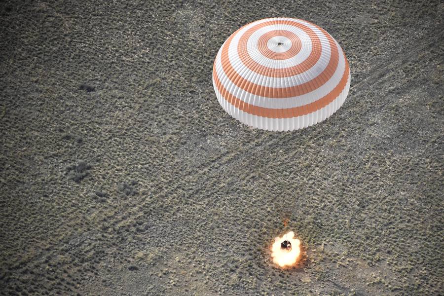 Aterrizaje de la cápsula Soyuz MS-11 con el equipo de la Estación Espacial Internacional del astronauta de la NASA Anne McClain, el cosmonauta ruso Oleg Kononenko y David Saint-Jacques de la Agencia Espacial Canadiense, en un zona remota de Kazajistán