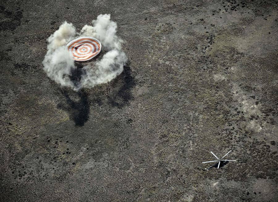 Aterrizaje de la cápsula Soyuz MS-11 con el equipo de la Estación Espacial Internacional del astronauta de la NASA Anne McClain, el cosmonauta ruso Oleg Kononenko y David Saint-Jacques de la Agencia Espacial Canadiense, en un zona remota de Kazajistán