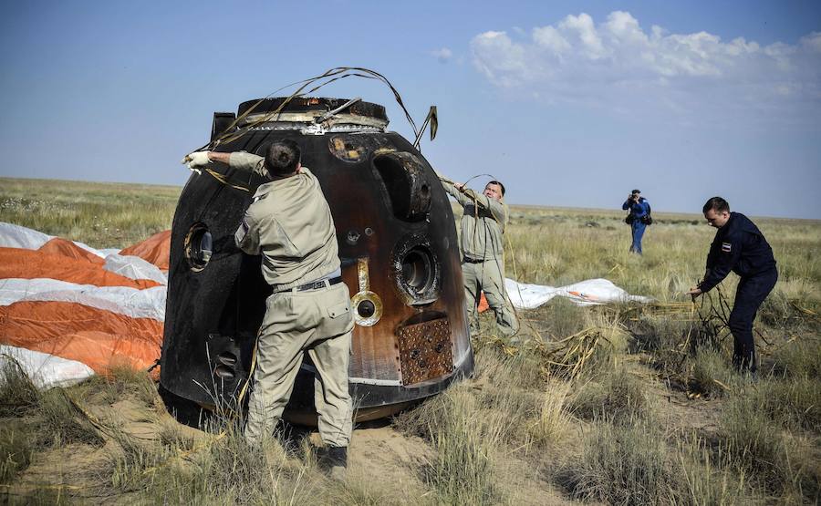 Aterrizaje de la cápsula Soyuz MS-11 con el equipo de la Estación Espacial Internacional del astronauta de la NASA Anne McClain, el cosmonauta ruso Oleg Kononenko y David Saint-Jacques de la Agencia Espacial Canadiense, en un zona remota de Kazajistán