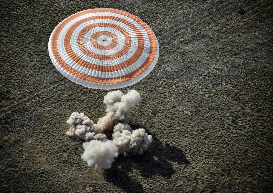 Aterrizaje de la cápsula Soyuz MS-11 con el equipo de la Estación Espacial Internacional del astronauta de la NASA Anne McClain, el cosmonauta ruso Oleg Kononenko y David Saint-Jacques de la Agencia Espacial Canadiense, en un zona remota de Kazajistán