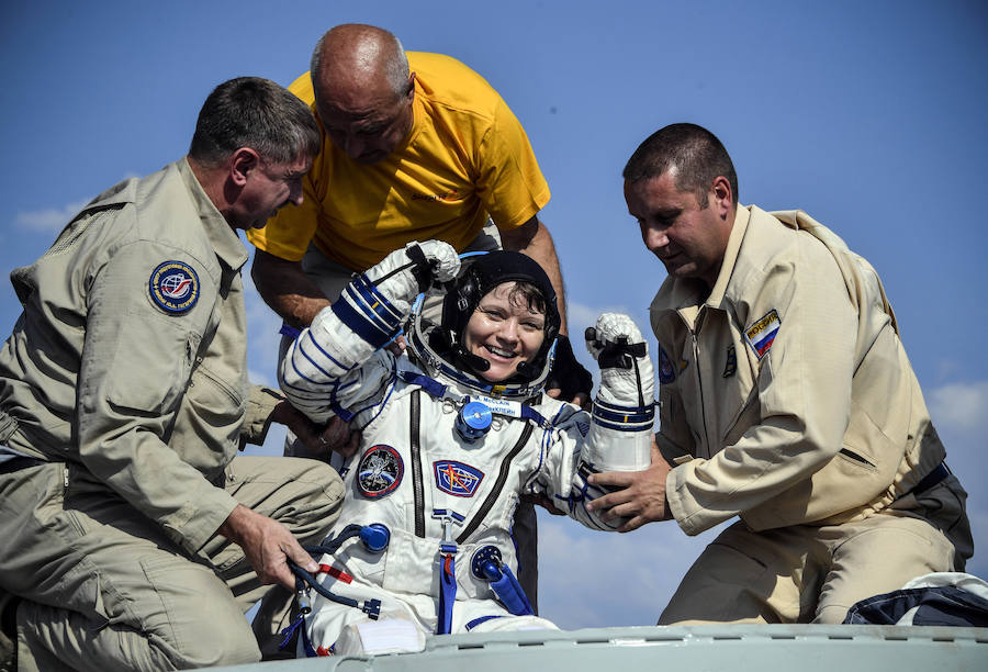 Aterrizaje de la cápsula Soyuz MS-11 con el equipo de la Estación Espacial Internacional del astronauta de la NASA Anne McClain, el cosmonauta ruso Oleg Kononenko y David Saint-Jacques de la Agencia Espacial Canadiense, en un zona remota de Kazajistán