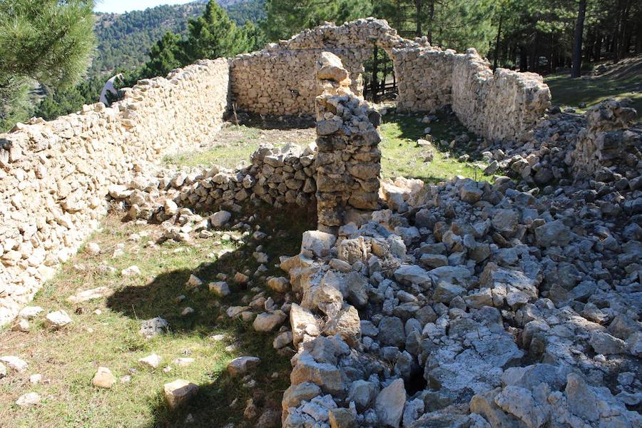 El Plan Director de los Pozos de la Nieve plantea la recuperación de un conjunto etnográfico ahora en ruinas con actuaciones valoradas en un millón de euros durante diez años