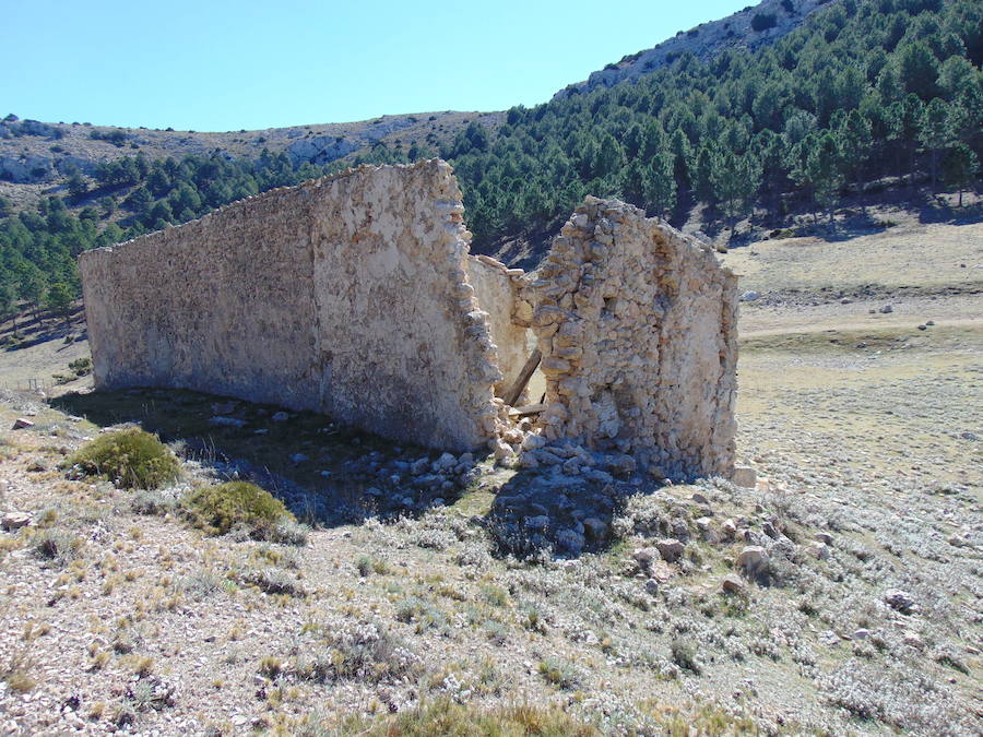 El Plan Director de los Pozos de la Nieve plantea la recuperación de un conjunto etnográfico ahora en ruinas con actuaciones valoradas en un millón de euros durante diez años