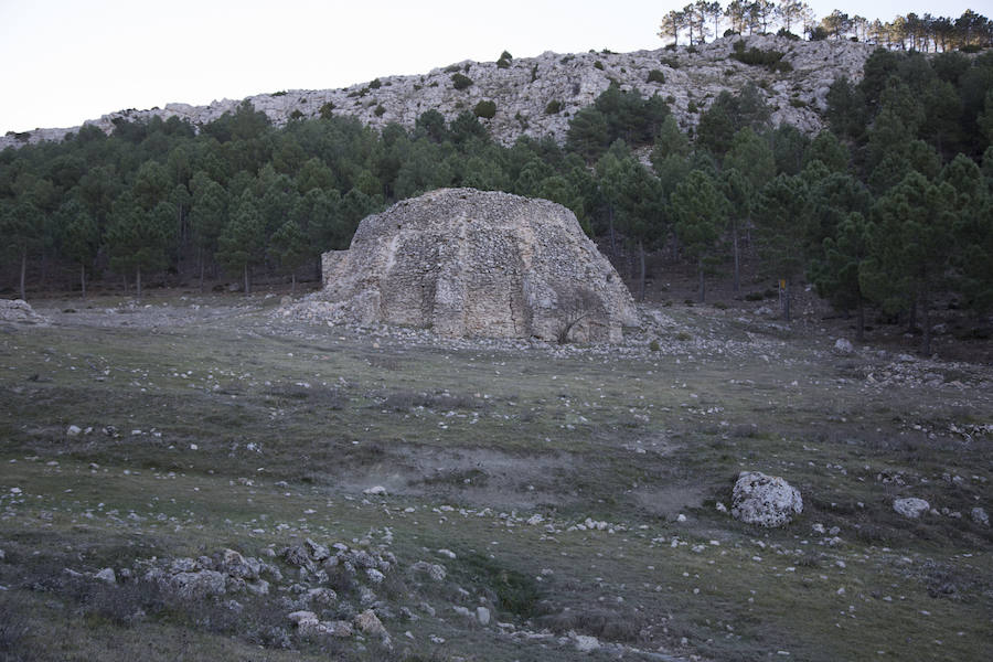 El Plan Director de los Pozos de la Nieve plantea la recuperación de un conjunto etnográfico ahora en ruinas con actuaciones valoradas en un millón de euros durante diez años