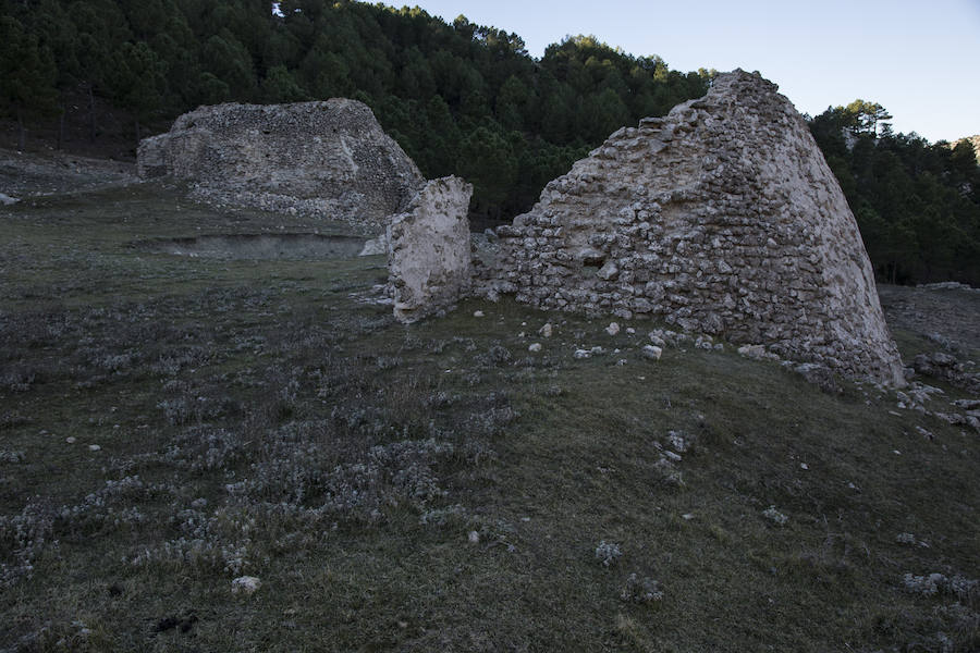 El Plan Director de los Pozos de la Nieve plantea la recuperación de un conjunto etnográfico ahora en ruinas con actuaciones valoradas en un millón de euros durante diez años