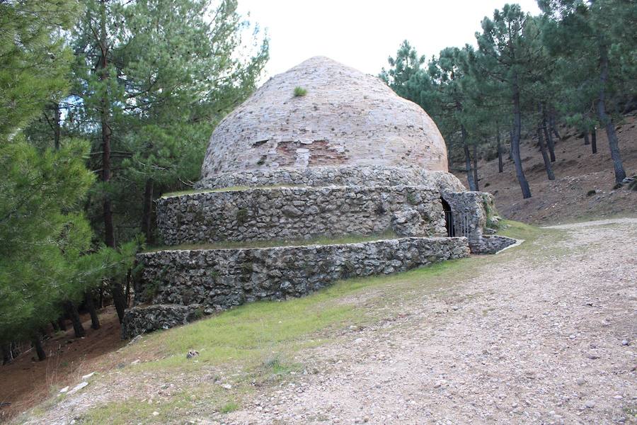 El Plan Director de los Pozos de la Nieve plantea la recuperación de un conjunto etnográfico ahora en ruinas con actuaciones valoradas en un millón de euros durante diez años