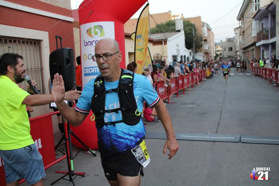 El vencedor de la prueba completa los 5 kilómetros en 15:21 minutos, por los 19:31 de la atleta del Espuña Trail