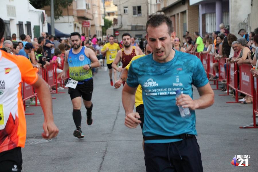 El vencedor de la prueba completa los 5 kilómetros en 15:21 minutos, por los 19:31 de la atleta del Espuña Trail