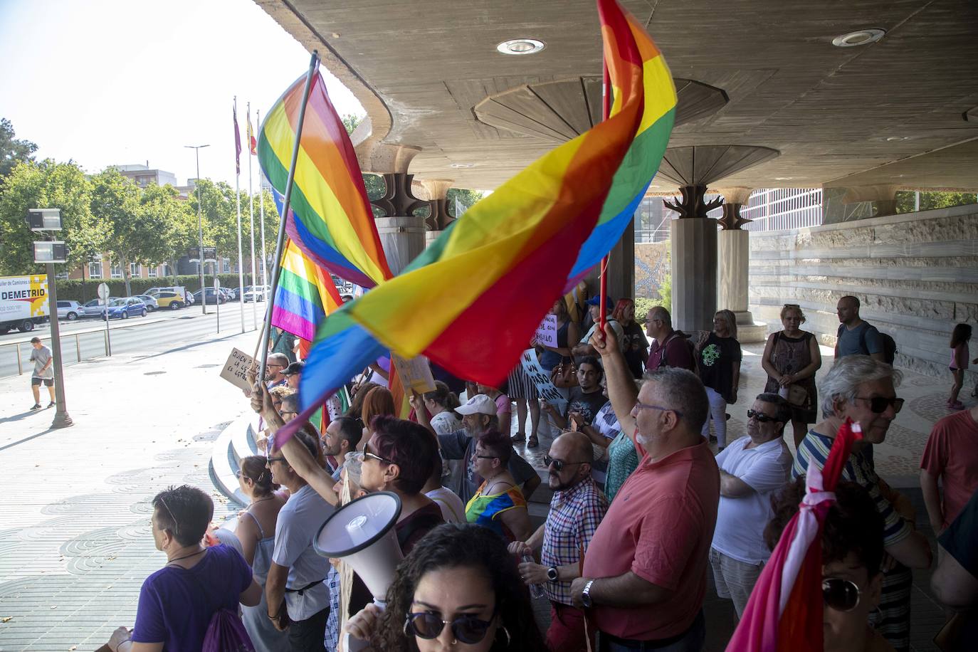 El portavoz de Colectivo Galactyco, Alberto Alba, alertó de que un Ejecutivo sustentado por la formación de ultraderecha podría eliminar parcialmente o suprimir la Ley de Igualdad LGTBI