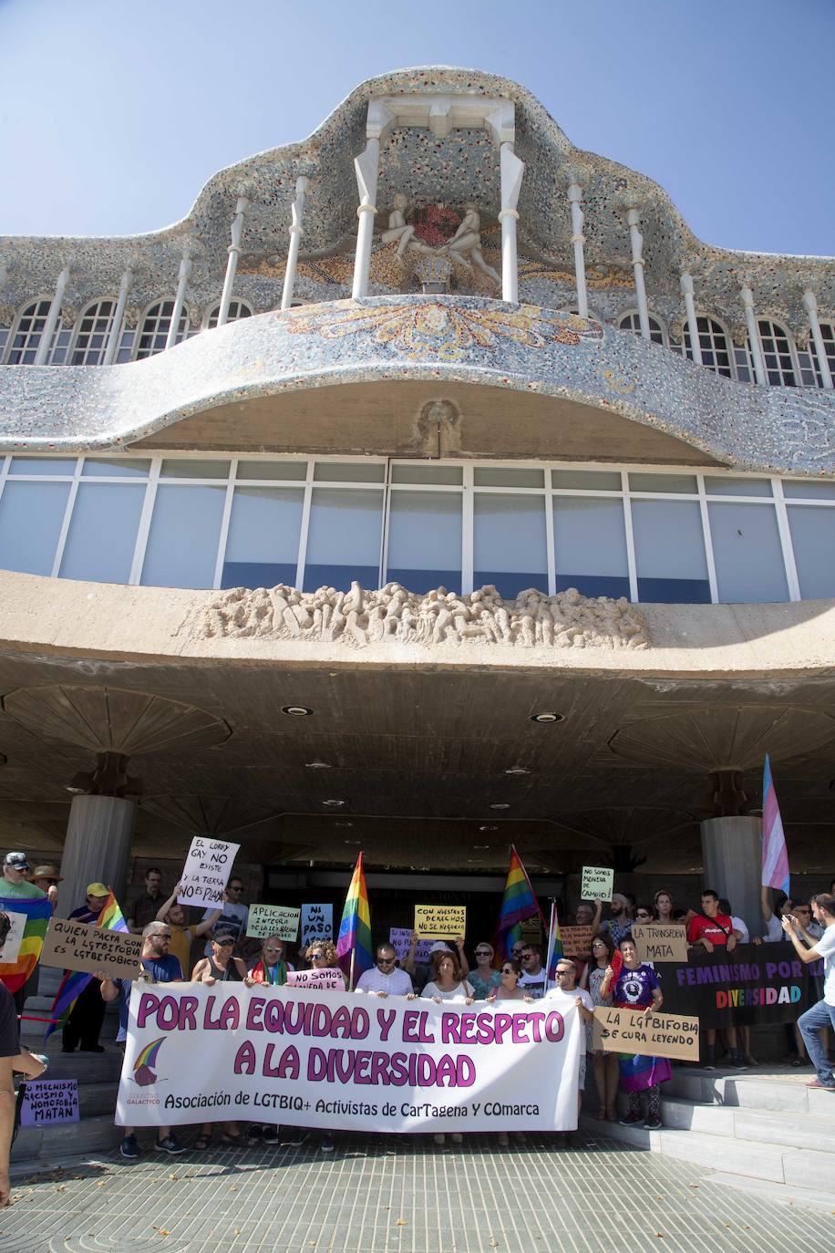 El portavoz de Colectivo Galactyco, Alberto Alba, alertó de que un Ejecutivo sustentado por la formación de ultraderecha podría eliminar parcialmente o suprimir la Ley de Igualdad LGTBI