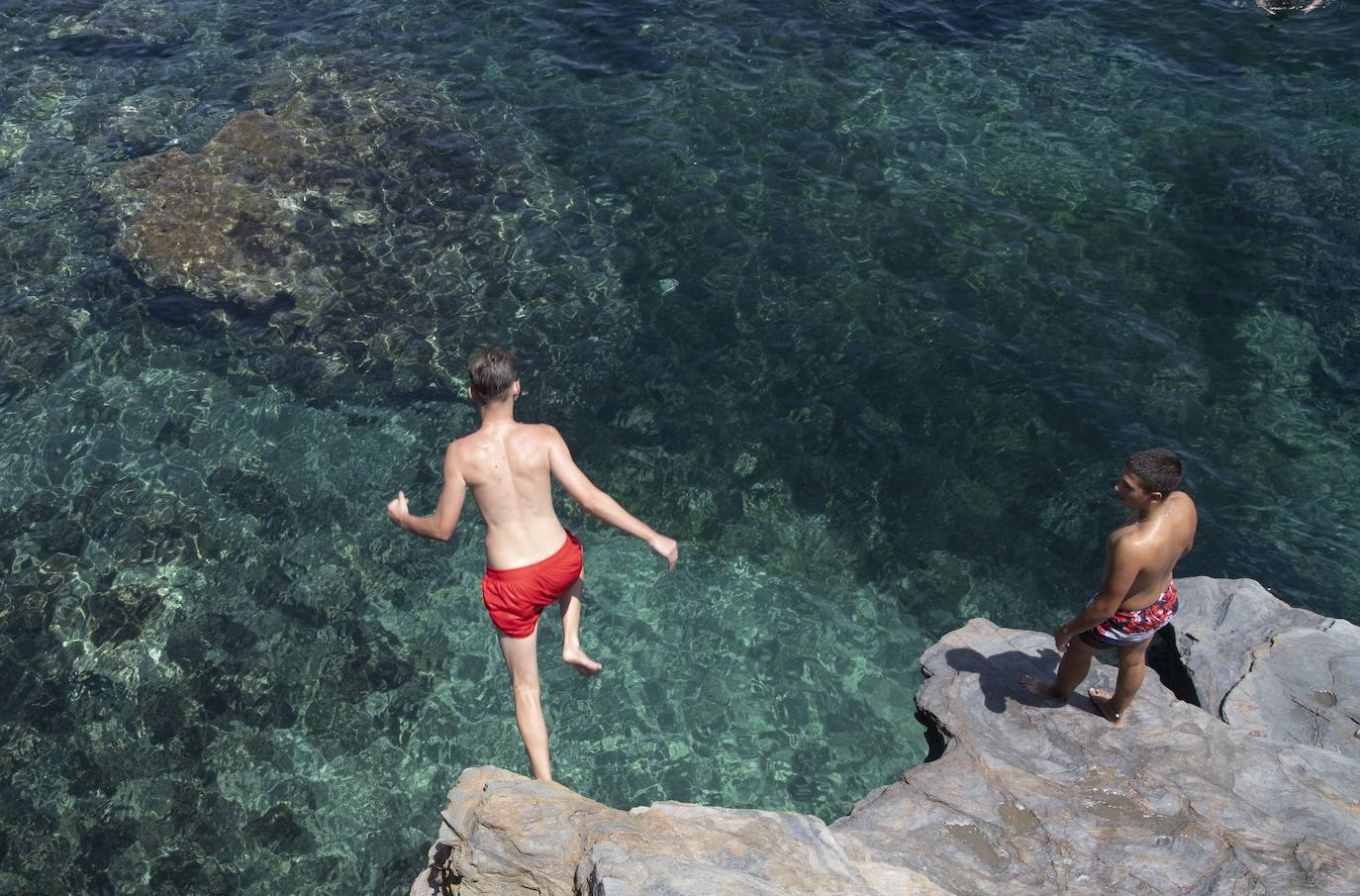 La línea de costa entre el parque regional de Calblanque y Cabo de Palos ofrece lugares singulares para disfrutar el verano de manera diferente