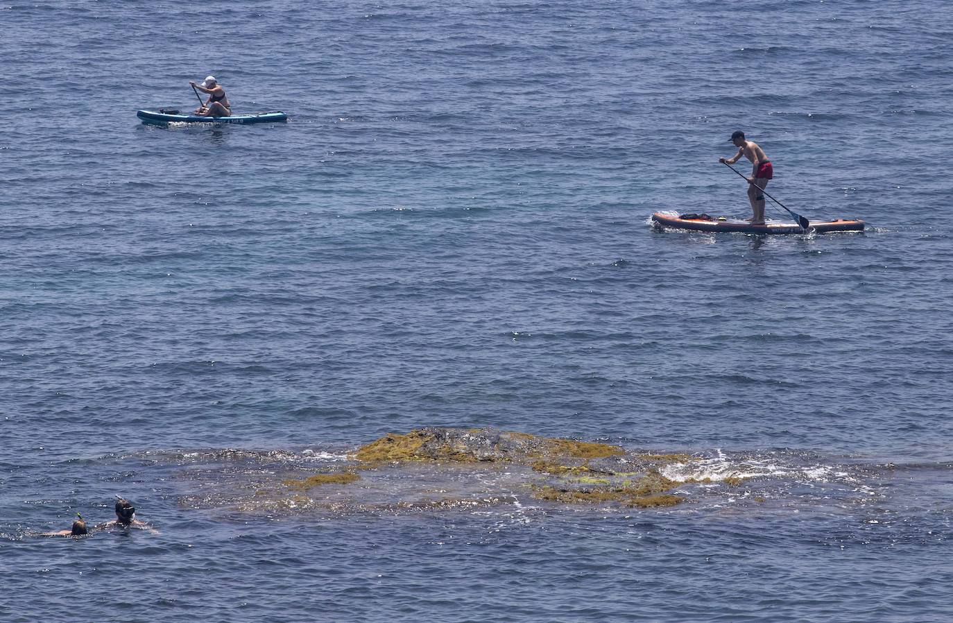 La línea de costa entre el parque regional de Calblanque y Cabo de Palos ofrece lugares singulares para disfrutar el verano de manera diferente
