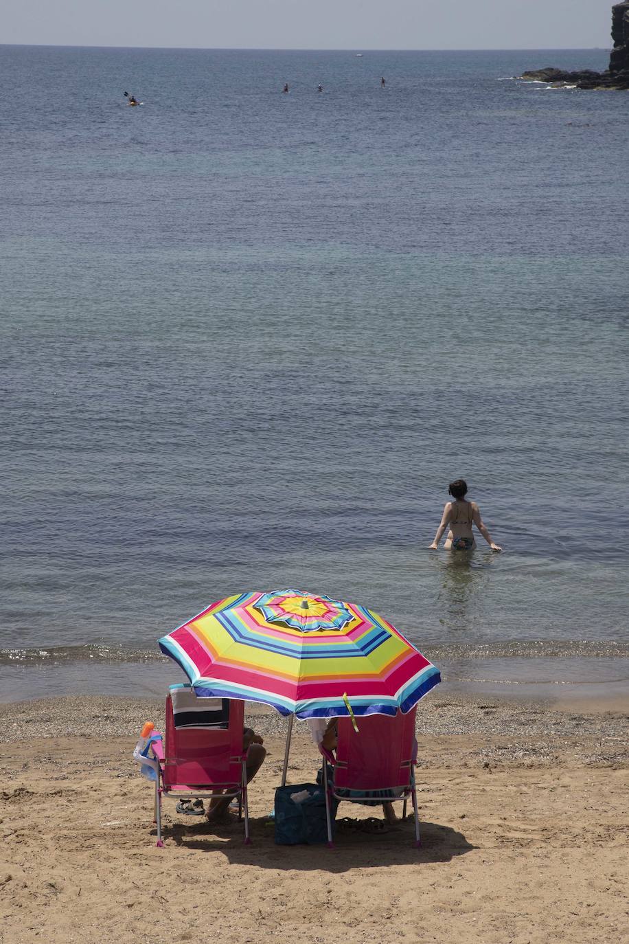 La línea de costa entre el parque regional de Calblanque y Cabo de Palos ofrece lugares singulares para disfrutar el verano de manera diferente