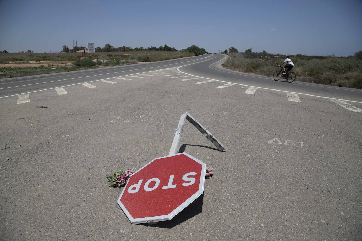 Fotos: El tráfico y la falta de mantenimiento agravan el deterioro de seis carreteras de