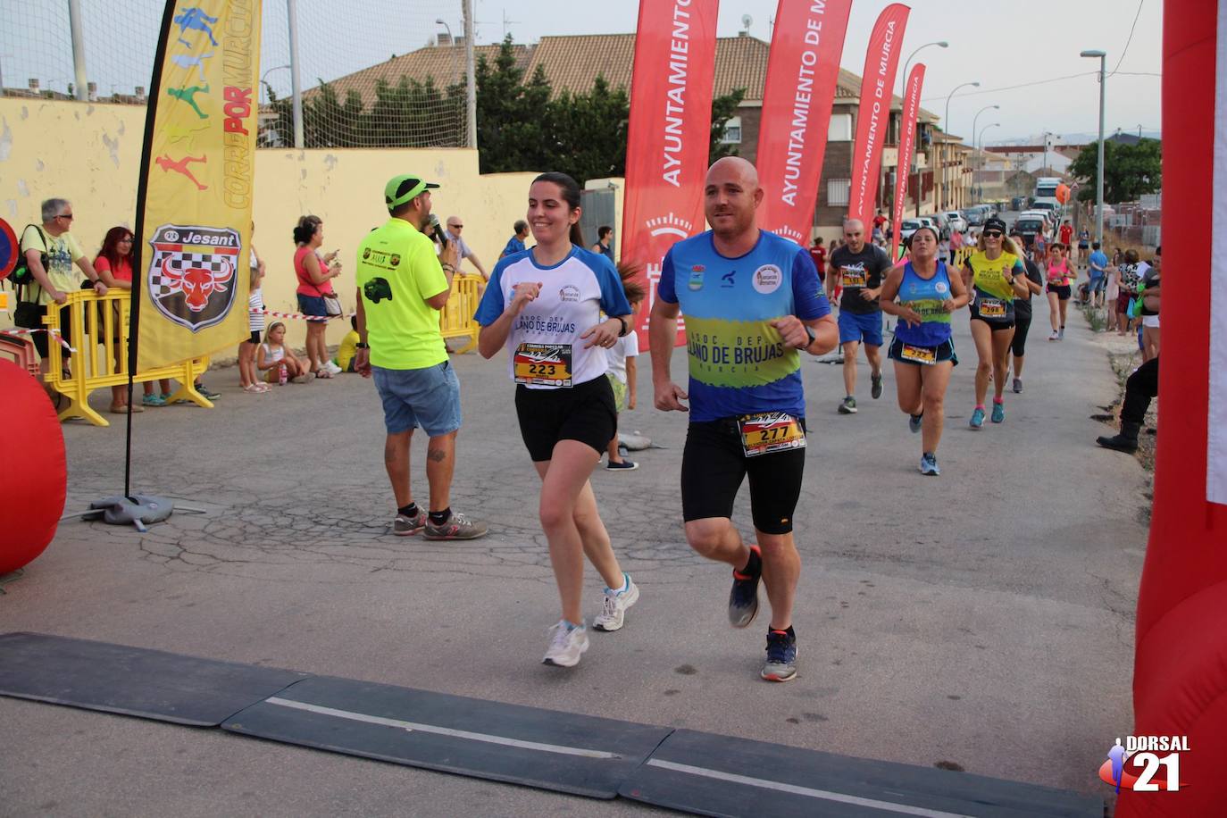 El corredor del Inverclyde AC completa el recorrido de 6,2 kilómetros en 19:38 minutos, por los 23:44 de la atleta del Bitec Tri Impulso