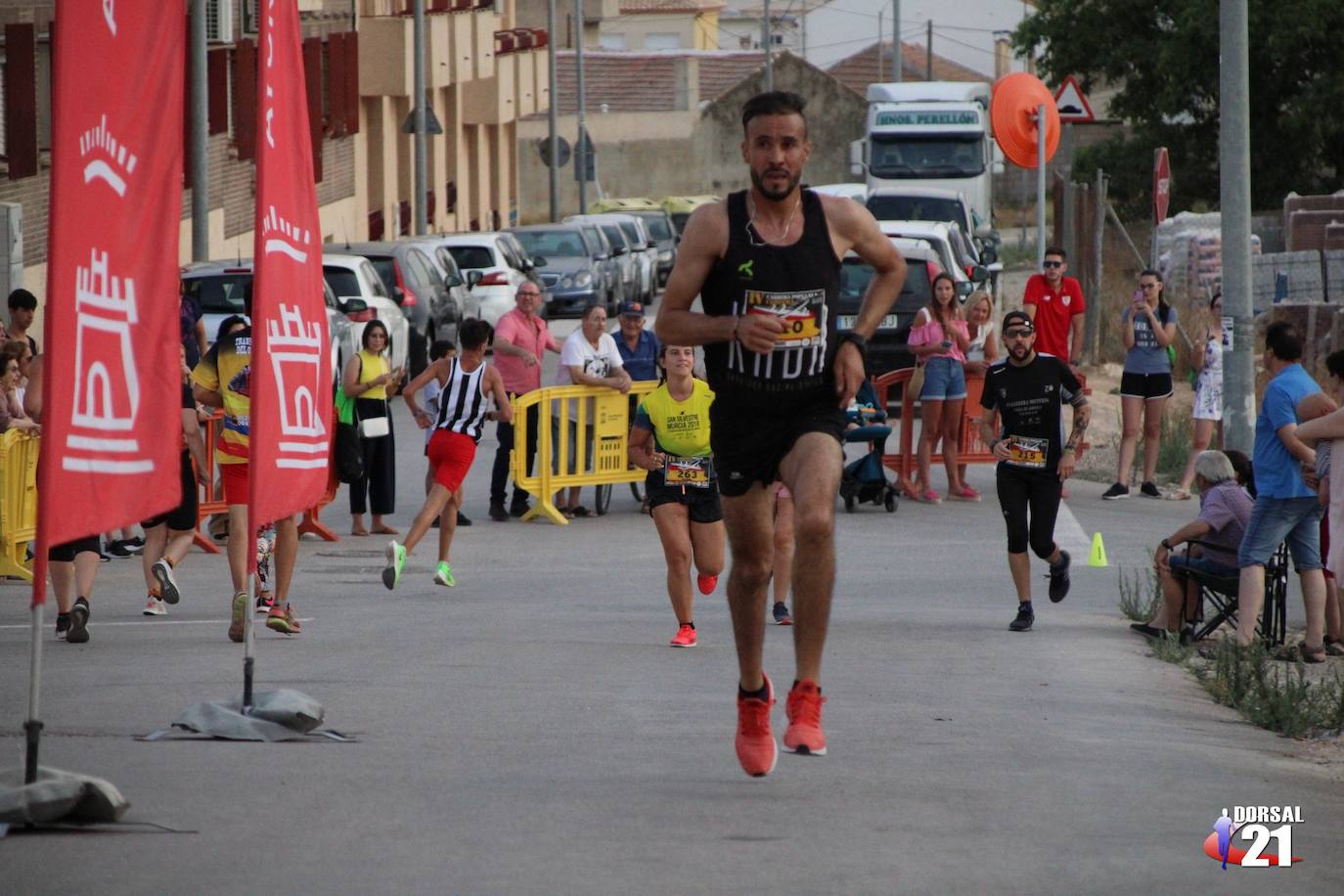 El corredor del Inverclyde AC completa el recorrido de 6,2 kilómetros en 19:38 minutos, por los 23:44 de la atleta del Bitec Tri Impulso