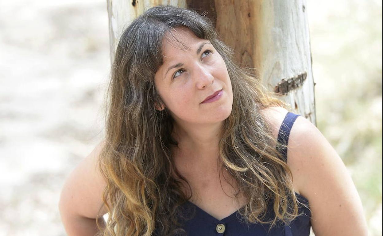 Paloma Zapata pasea por El Valle Perdido. 