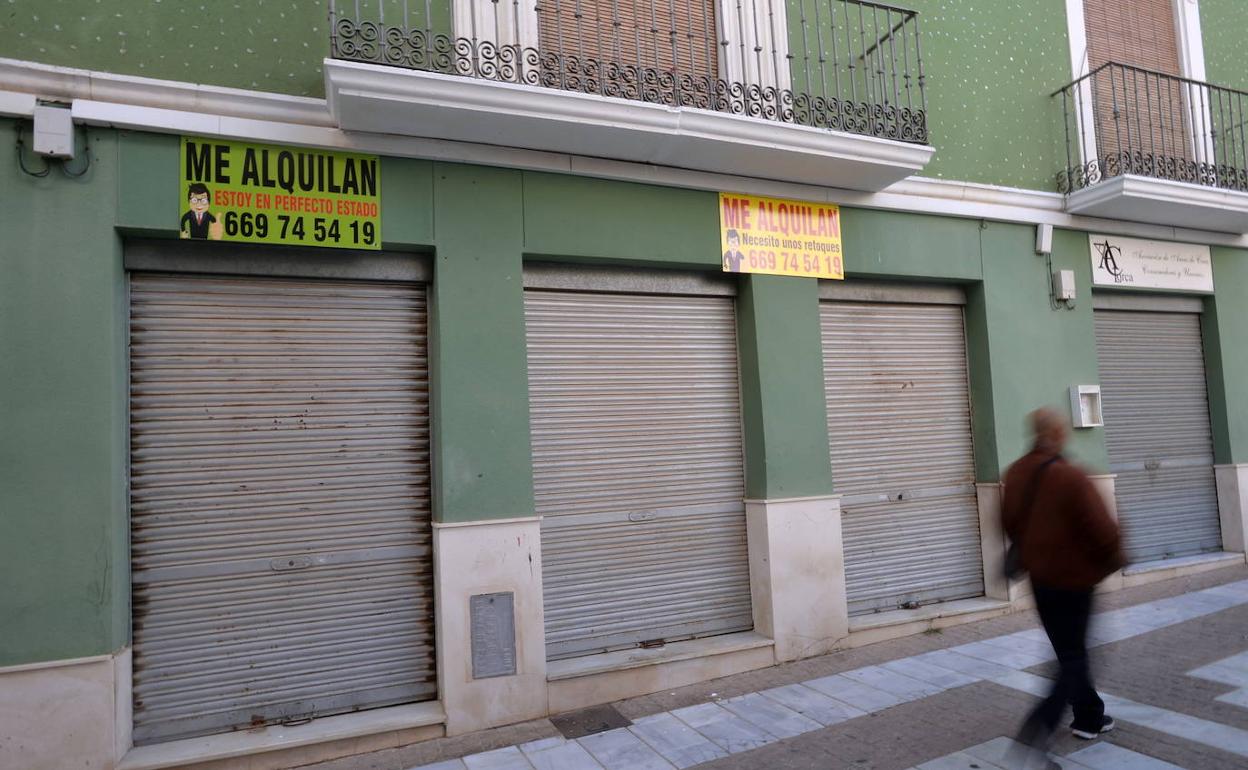 Carteles de anuncio de alquiler, en una foto de archivo.