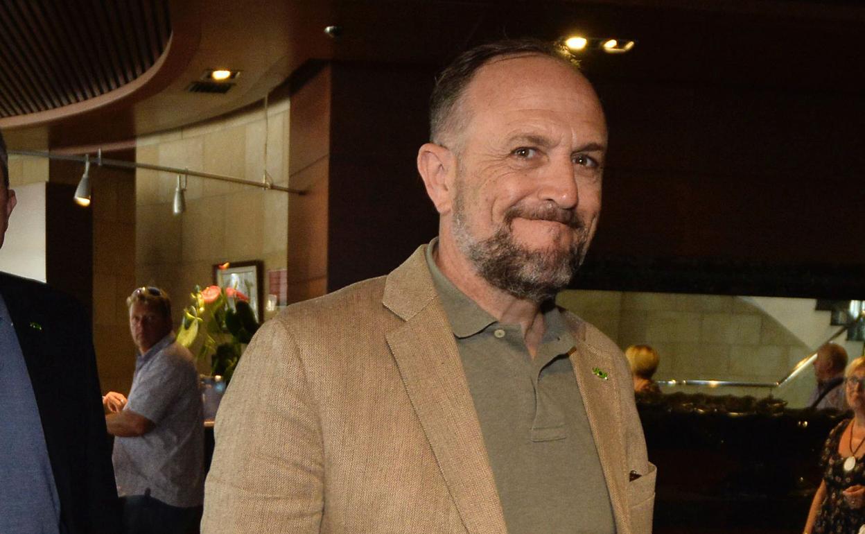 Luis Gestoso, negociador de Vox, el pasado lunes en el hotel Nelva de Murcia. 