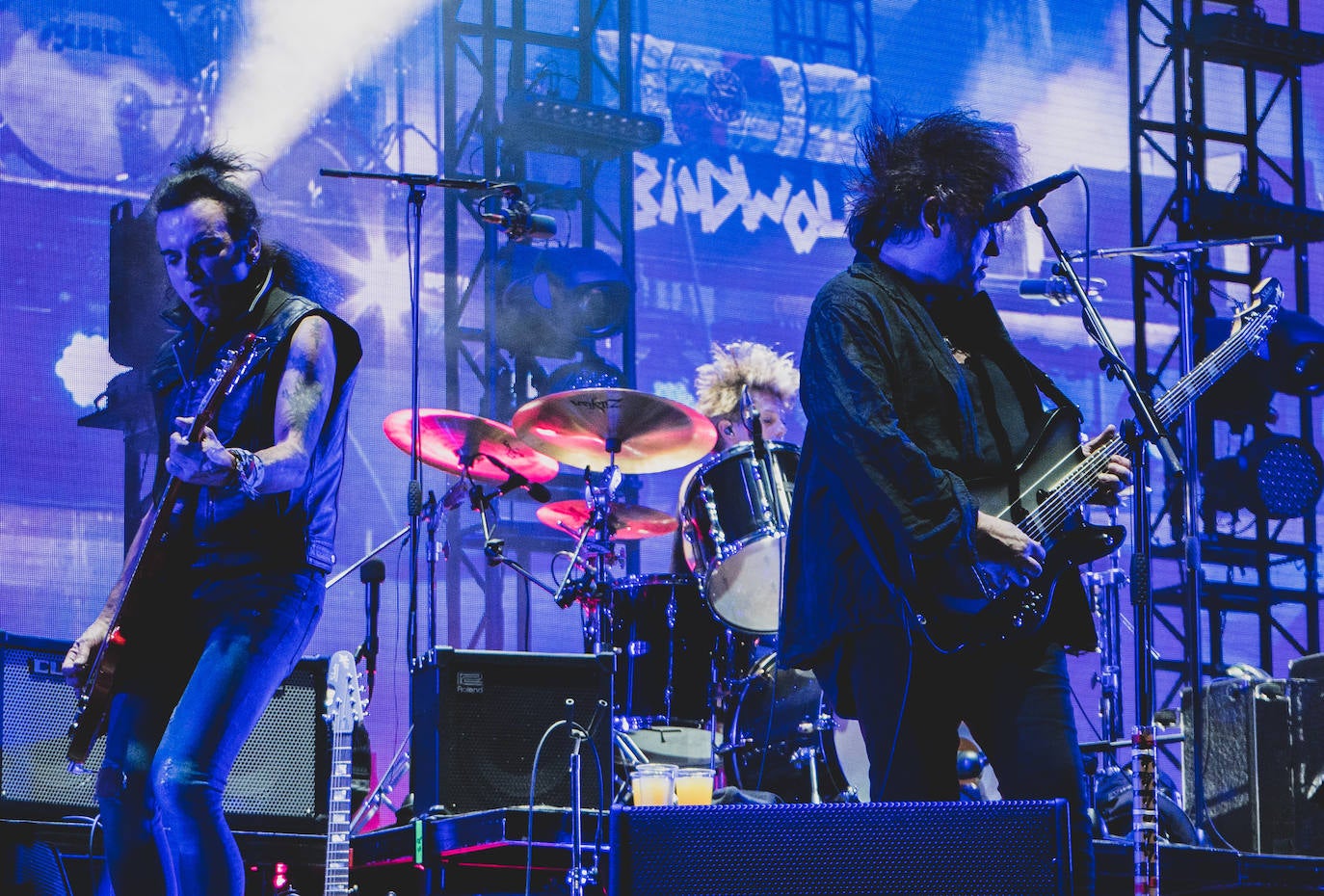 El concierto más mediático y que albergó la mayor concurrencia de público fue el de The Cure, con un Robert Smith en estado de gracia.