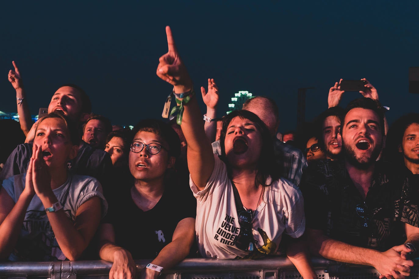 The National estuvo a la altura de lo esperado y su cantante, Matt Berninger, levantó la pasión del público con sus incursiones entre el respetable.