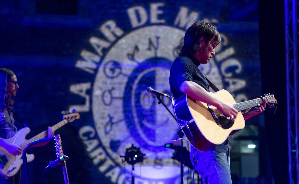 Marlon Williams, durante su concierto en la inauguración de La Mar de Músicas.