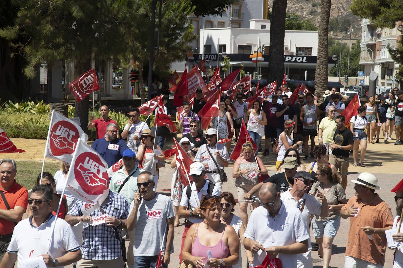 CC OO y UGT trasladaron sus reivindicaciones a los grupos parlamentarios