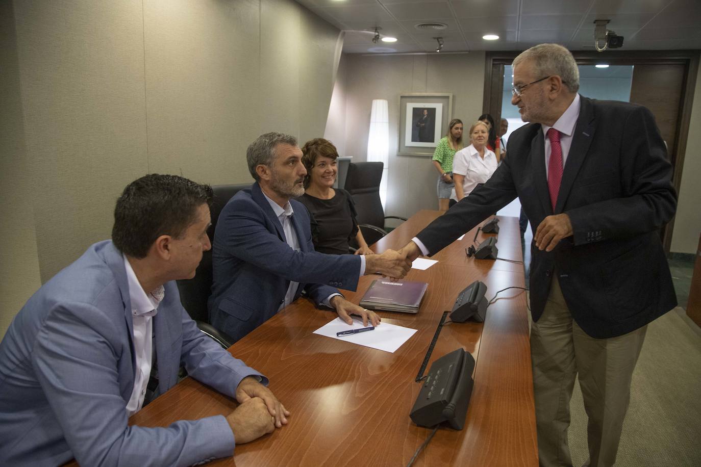 Se cumplirá con los que fija el Reglamento de la Cámara, según apuntó tras la Junta de Portavoces el presidente de la Asamblea Regional, Alberto Castillo, aunque sí que hay algunos grupos que han expresado su voluntad en reducir su discurso,