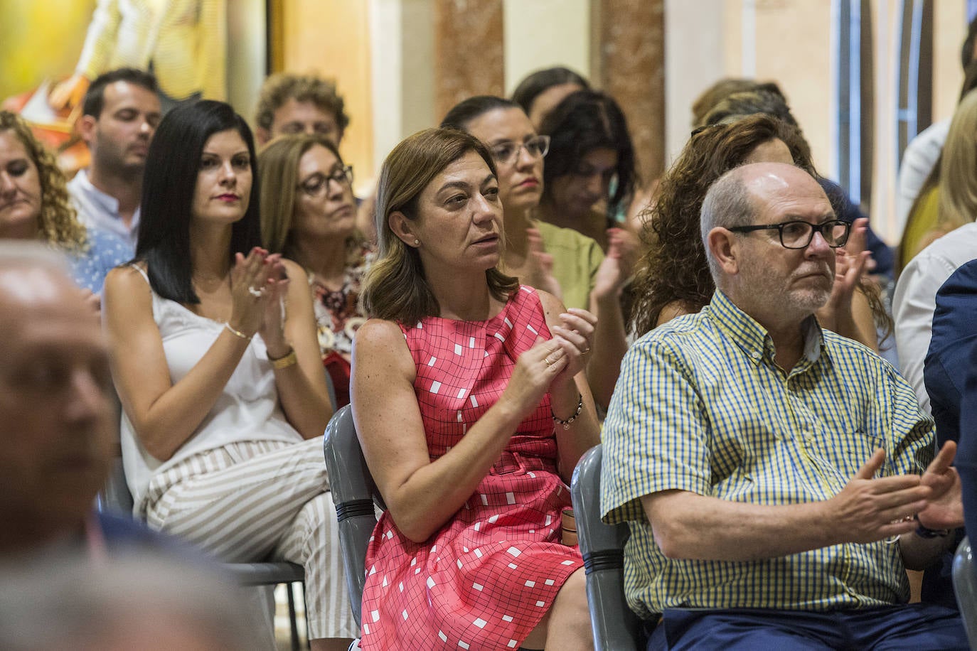 El candidato del PP elogia las aportaciones a Vox al programa de gobierno y pide la confianza de la Asamblea para ser elegido el viernes