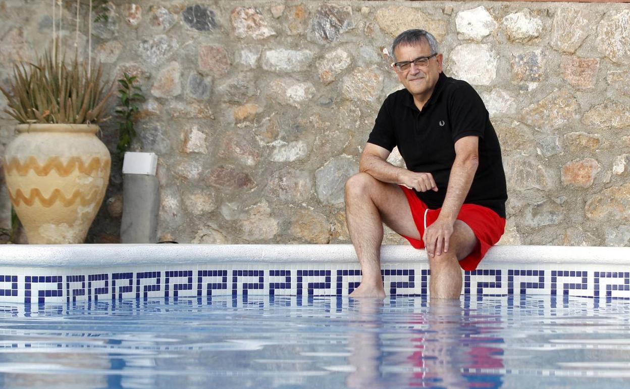 El fiscal Pablo Lanzarote en su domicilio. 