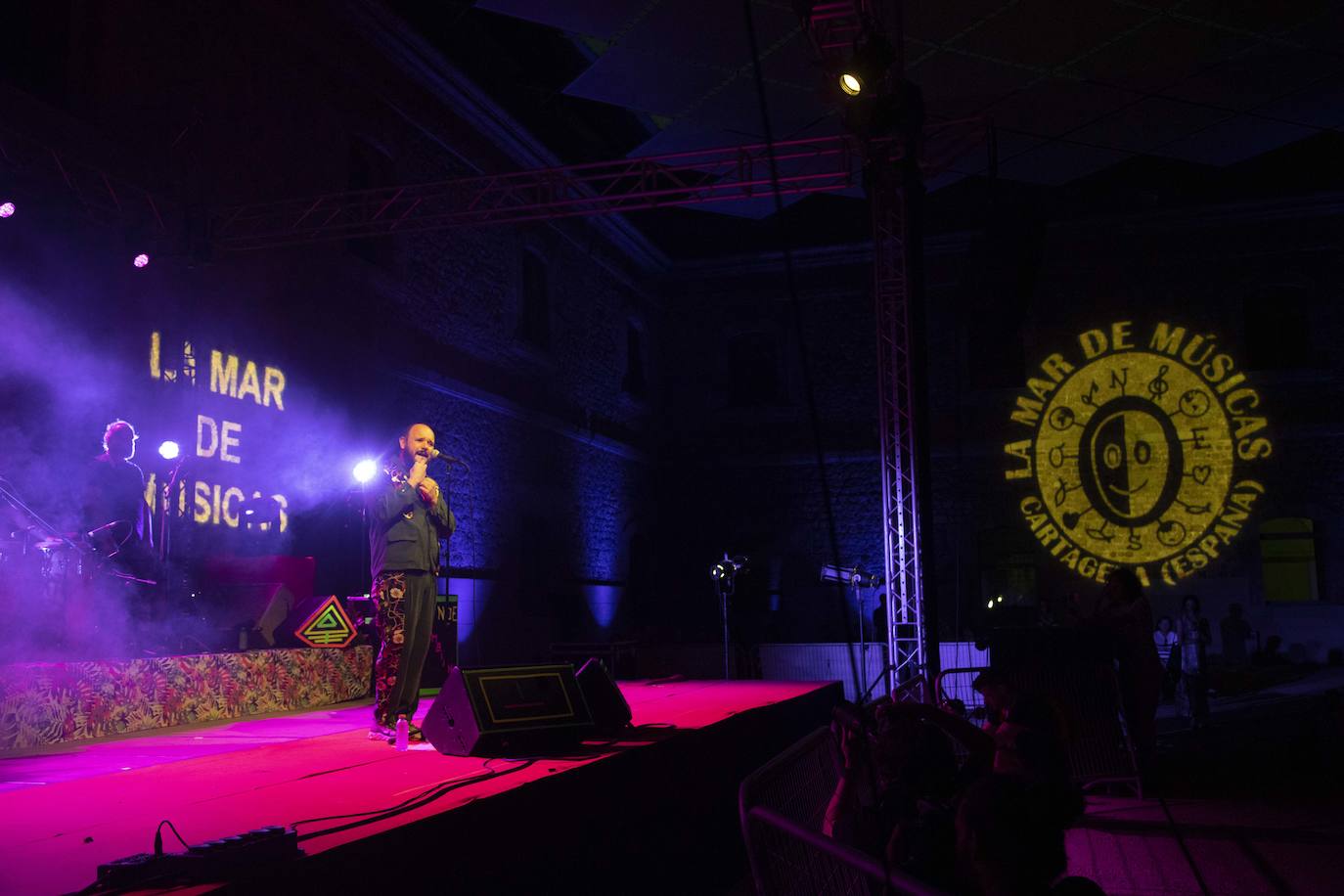 Niño de Elche, Los Hermanos Cubero y Amaia protagonizaron la noche del viernes en Cartagena.