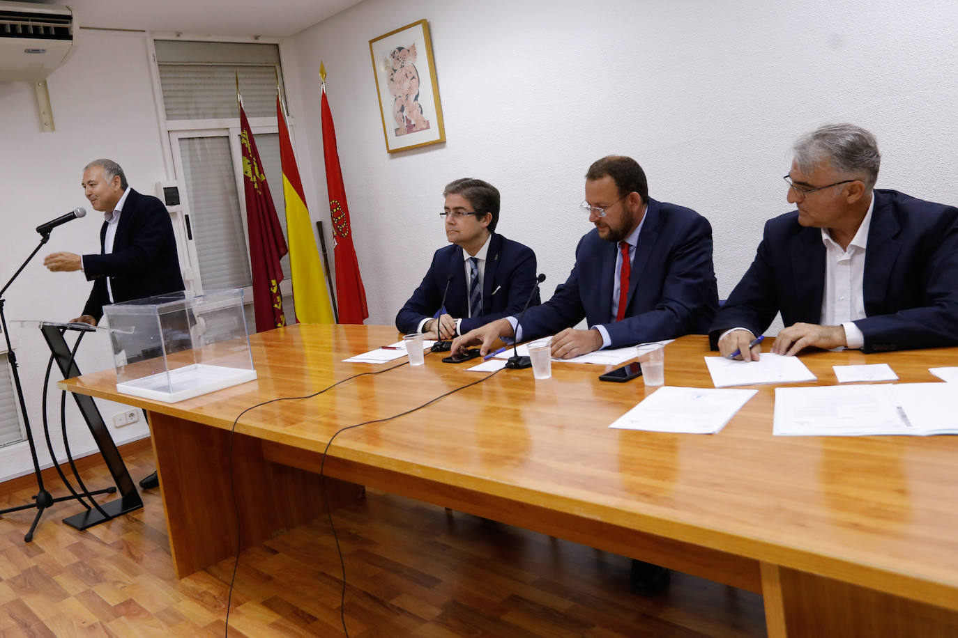 Francisco Fenoll se mantiene como pedáneo desde 2000. Los populares lograron cinco representantes y el PSOE, cuatro.