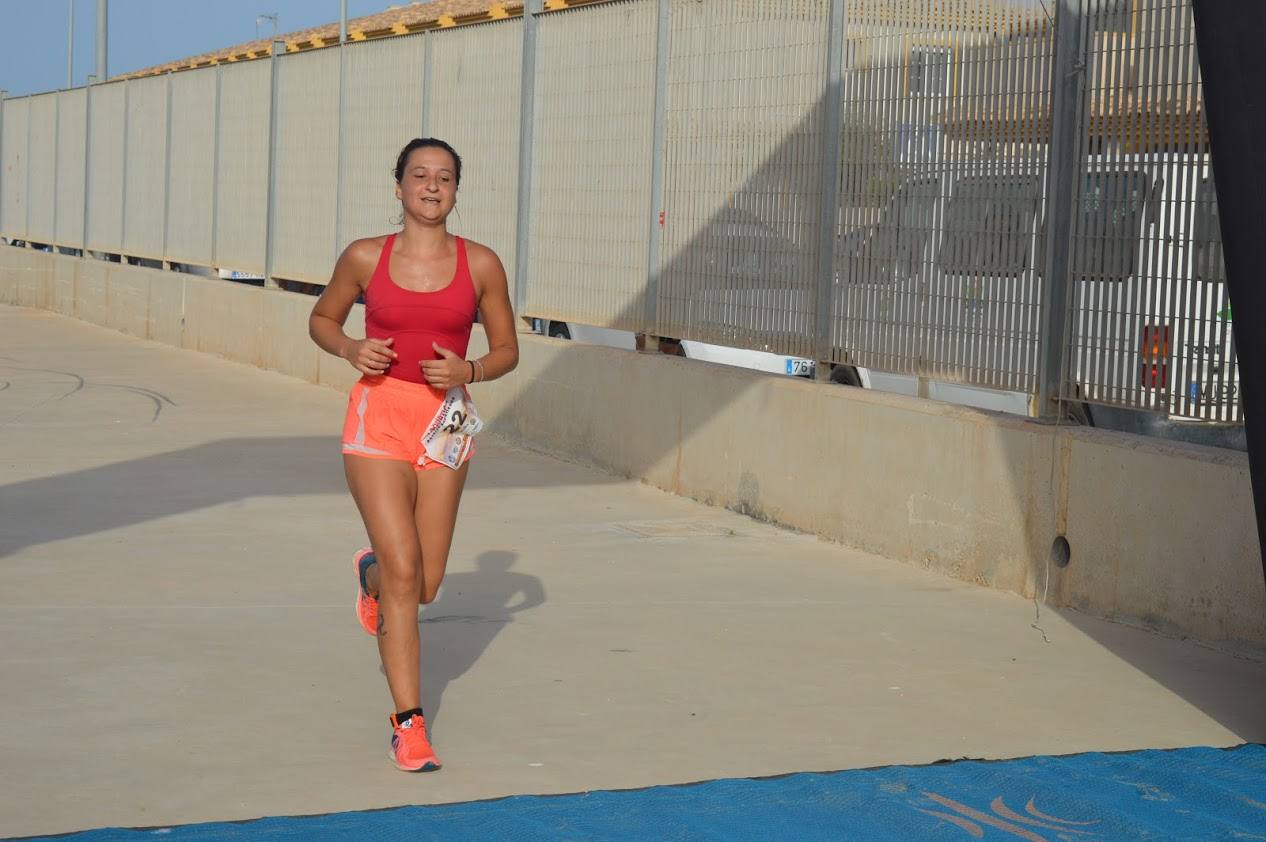 El corredor del C.A. Mandarache Cartagena completa los 5 kilómetros en 19:08 minutos, por los 22:54 de la atleta del Grupo Alcaraz