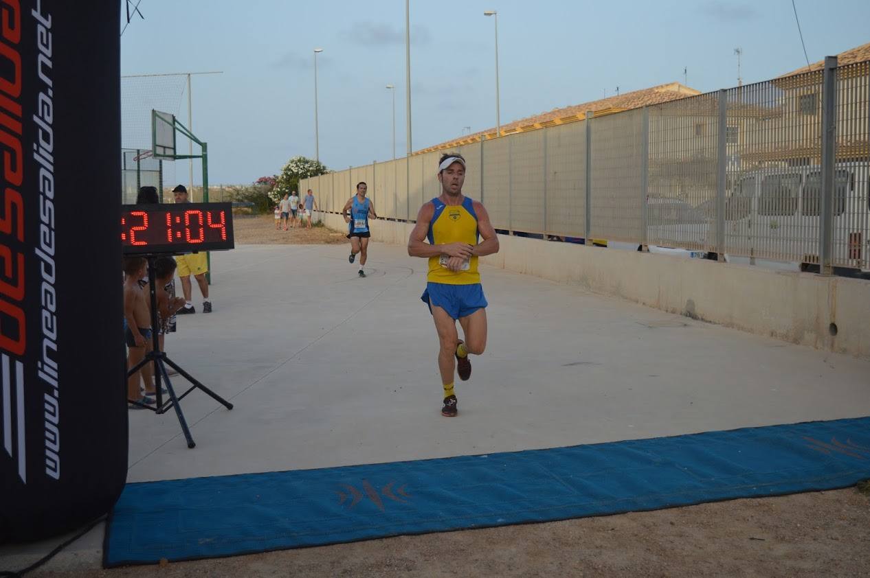 El corredor del C.A. Mandarache Cartagena completa los 5 kilómetros en 19:08 minutos, por los 22:54 de la atleta del Grupo Alcaraz