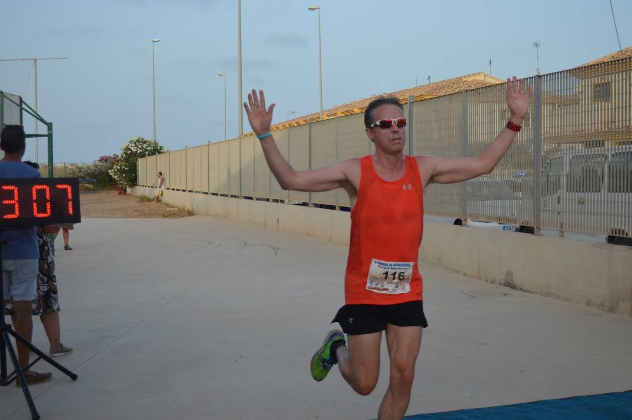 El corredor del C.A. Mandarache Cartagena completa los 5 kilómetros en 19:08 minutos, por los 22:54 de la atleta del Grupo Alcaraz