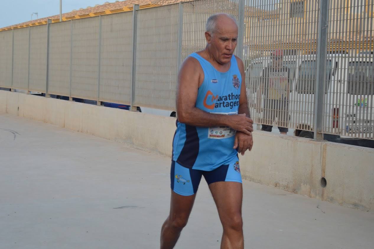 El corredor del C.A. Mandarache Cartagena completa los 5 kilómetros en 19:08 minutos, por los 22:54 de la atleta del Grupo Alcaraz