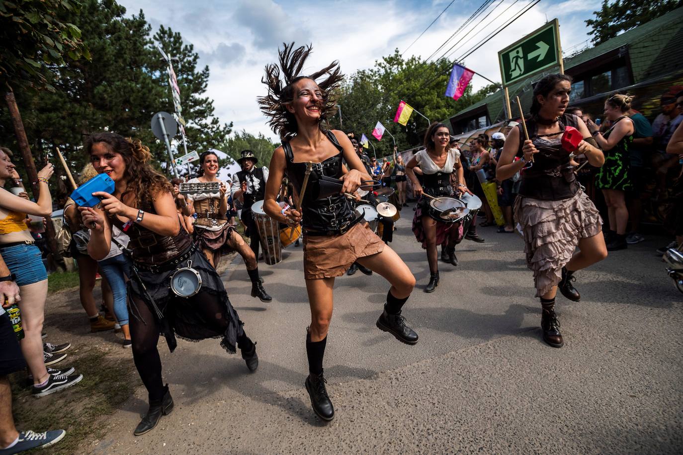 Música, arte y diversión se mezclan en la 27 edición del Sziget Festival, en Budapest (Hungría). El Sziget Festival, que cuenta en su cartel con artistas de la talla de Ed Sheeran y Foo Fighters, se celebra del 7 al 13 de agosto.