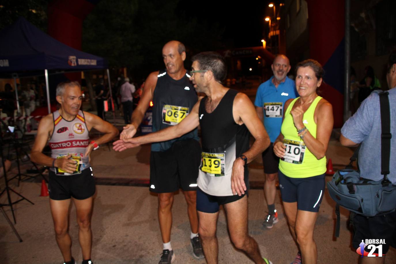 El atleta del Mobel Automenor Running Team se lleva el triunfo con un tiempo de 33:15 minutos, por los 40:45 para la corredora del C.D. Runtritón