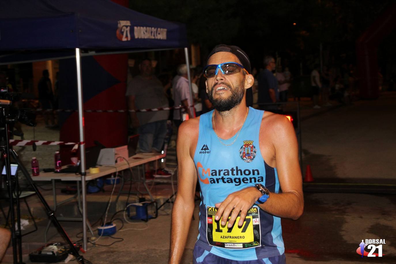 El atleta del Mobel Automenor Running Team se lleva el triunfo con un tiempo de 33:15 minutos, por los 40:45 para la corredora del C.D. Runtritón