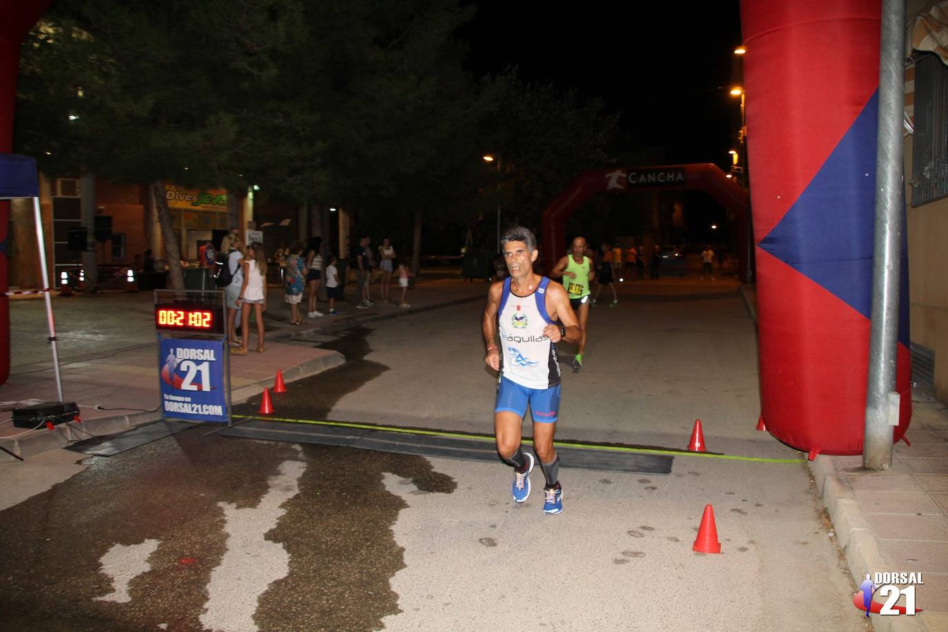 El atleta del Mobel Automenor Running Team se lleva el triunfo con un tiempo de 33:15 minutos, por los 40:45 para la corredora del C.D. Runtritón